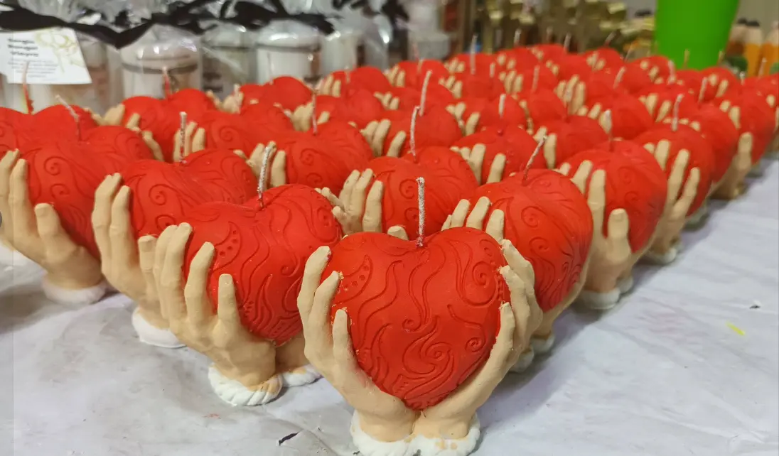 Manos con Corazon